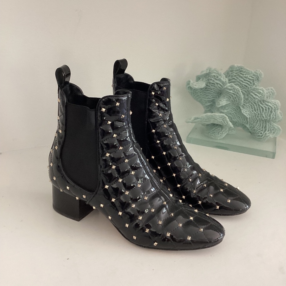 Valentino Rockstud Accents Patent Leather Chelsea Ankle boots 37 7